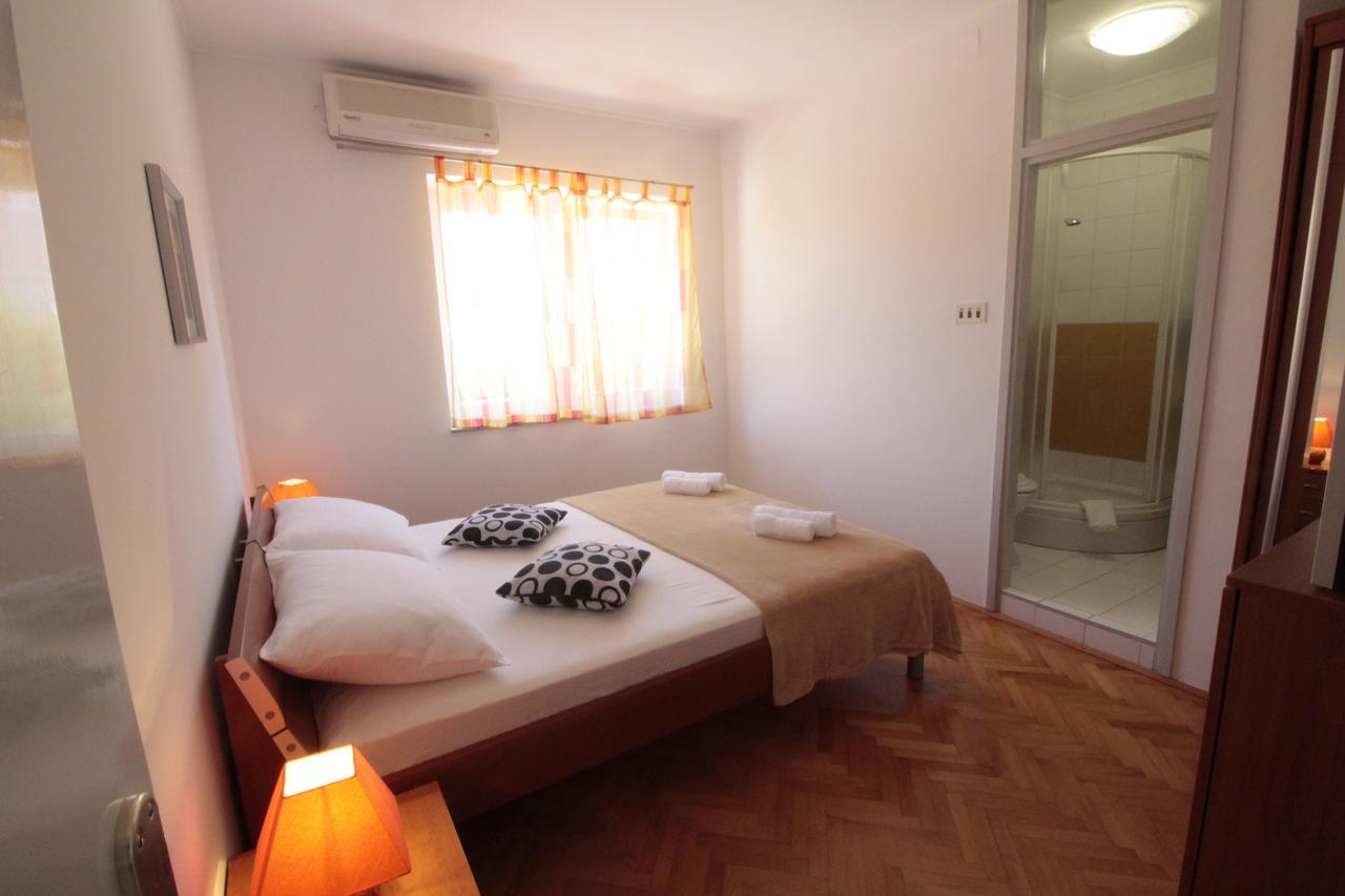 Studios & Rooms Fiesta Novalja Exteriér fotografie