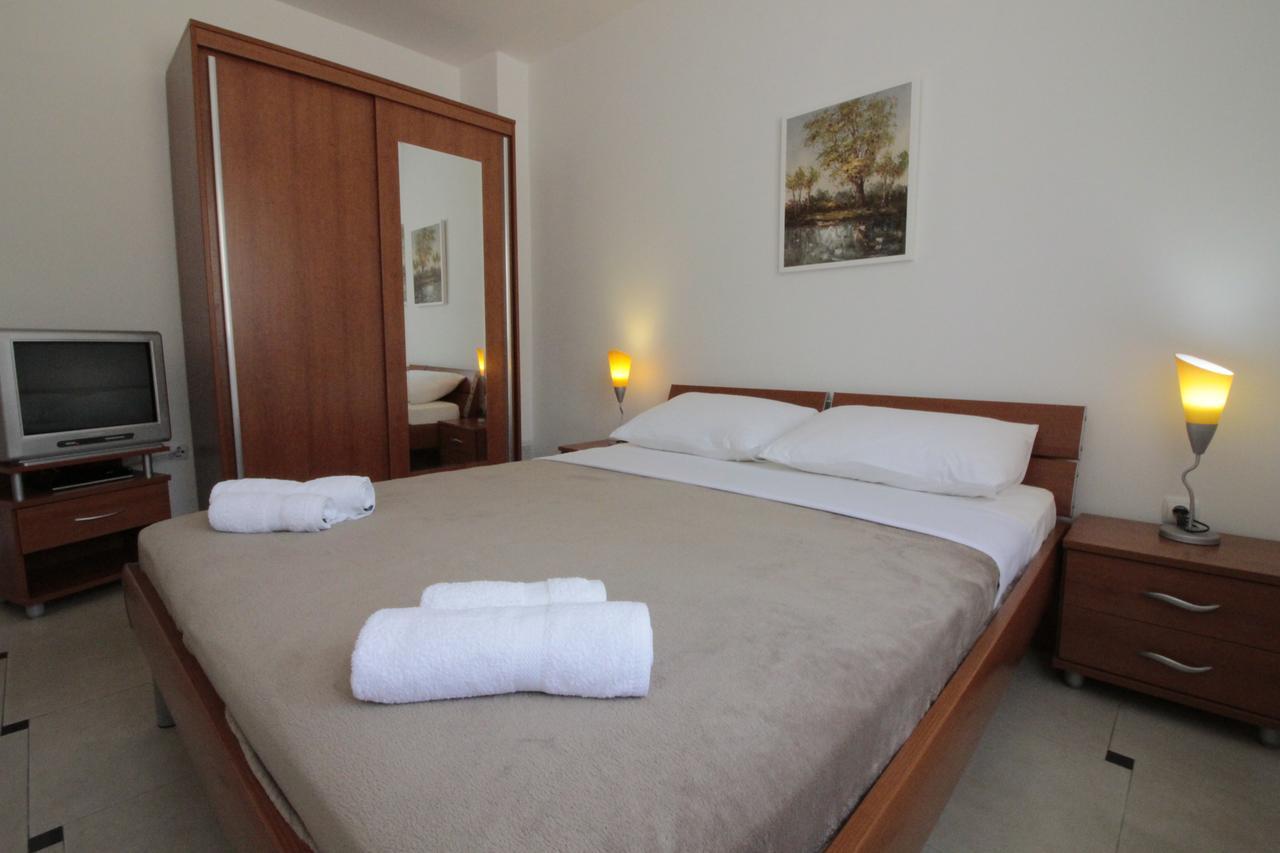 Studios & Rooms Fiesta Novalja Exteriér fotografie